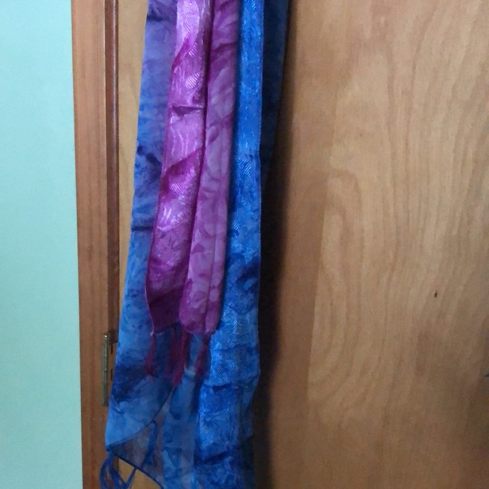 Scarf - Picture 3 of 8